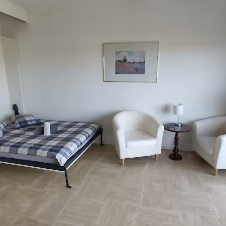 Studio Flat With Best Views Of City *